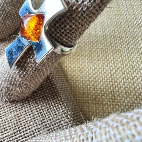 925 & Amber Baltic Cross Ring Size 5 3/4 - Picture 3 of 9
